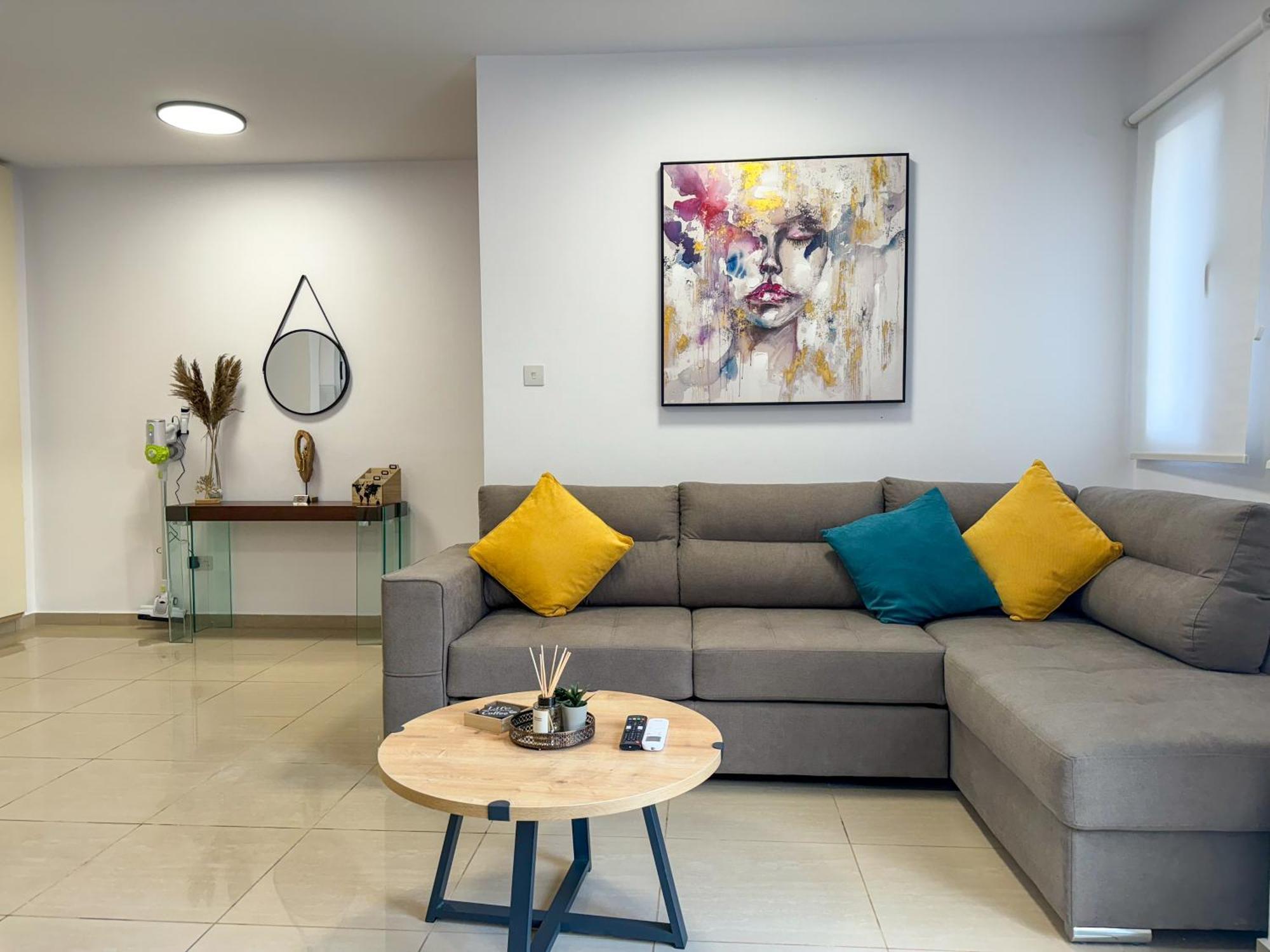 Modern 2Br Apartment With Pool, Veranda & Garden In Paphos Buitenkant foto